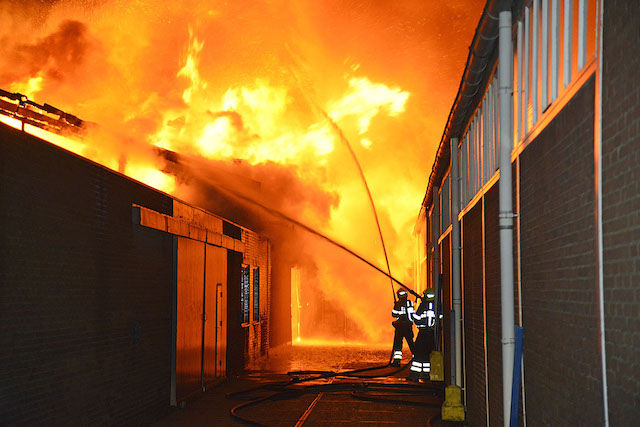 2020/56/20200224-00u16 GB 005 Grote brand industrie Boesingheliede.jpg